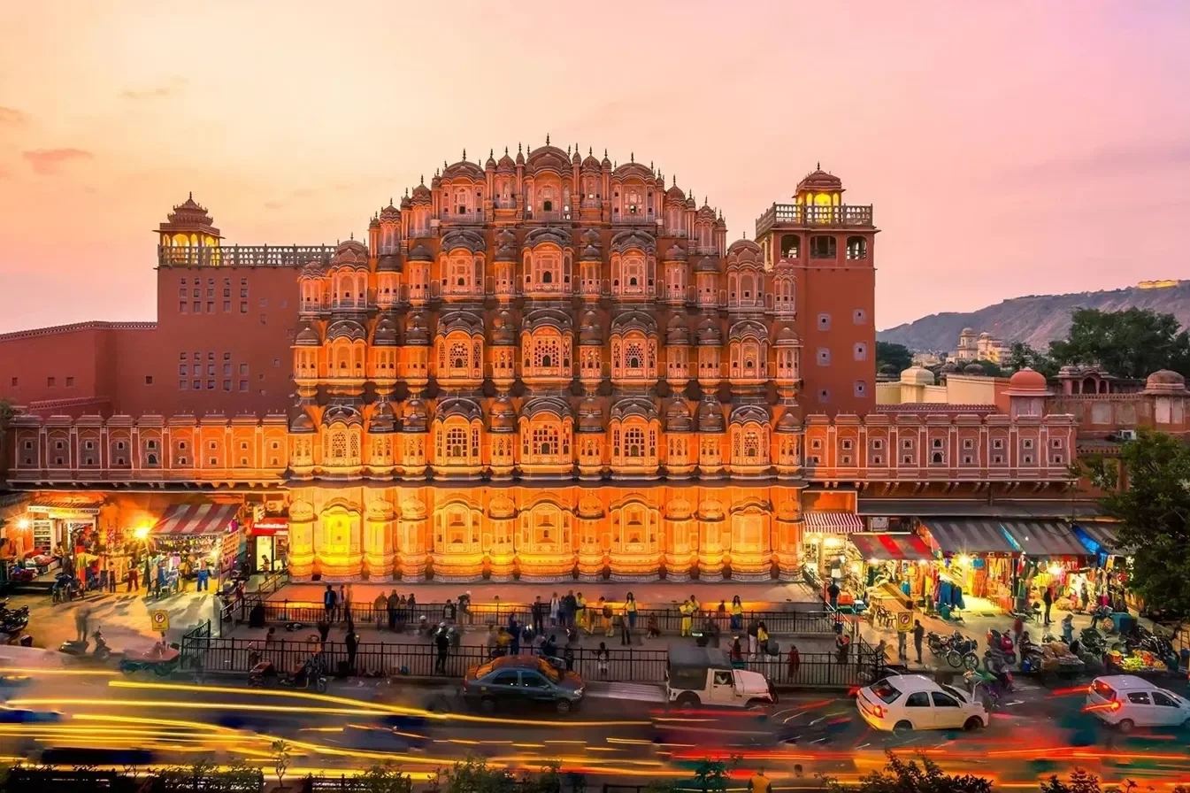 Hawa Mahal on a Jaipur sightseeing tour package